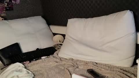Snapshot of fluffy_cloude chatting on June 22, 3:25 am fluffy_cloude online show from June 22, 3:25 am