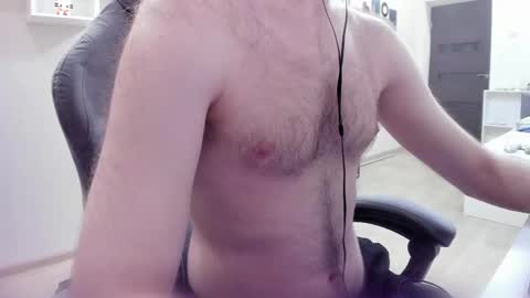 Snapshot of fluffycat_ chatting on March 8, 1:47 pm fluffycat online show from March 8, 1:47 pm