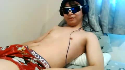Snapshot of fluffycroissant07 chatting on June 14, 10:23 pm fluffycroissant07 online show from June 14, 10:23 pm