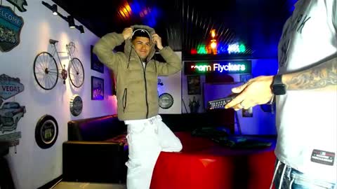 flyckers online show from April 29, 12:09 pm