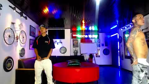 flyckers online show from April 30, 12:11 pm