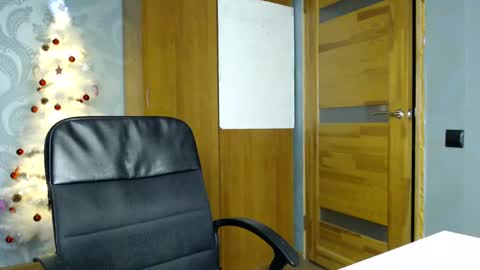 Molli  Ready for any play with you. Hottest show in pvt  Help a student earn big tokens  online show from January 10, 7:21 pm