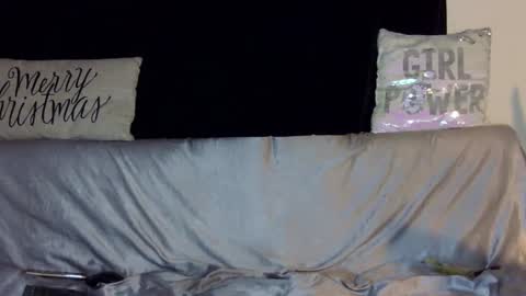 Snapshot of fogbunny chatting on December 18, 1:48 am Fogbunny online show from December 18, 1:48 am