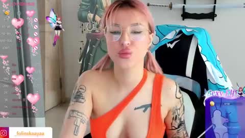 Snapshot of folinskaayaa chatting on February 15, 4:25 am folinskaayaa online show from February 15, 4:25 am