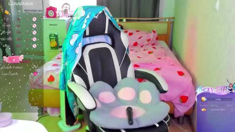 Snapshot of folinskaayaa chatting on December 16, 5:56 am folinskaayaa online show from December 16, 5:56 am