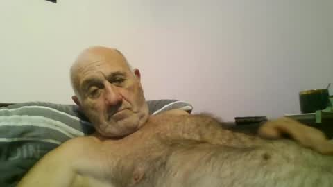 follador1001 online show from June 19, 8:45 pm