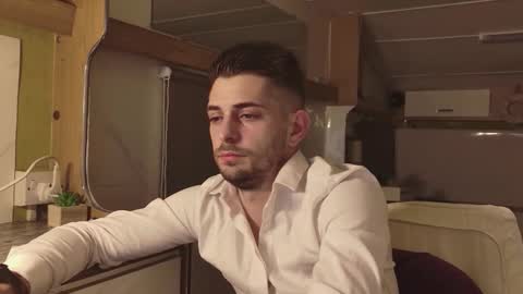 independent model online show from February 15, 5:31 pm