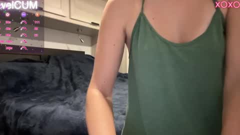 Snapshot of foreverkinkyy chatting on January 3, 12:43 am Elaine online show from January 3, 12:43 am