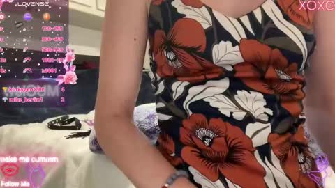 Snapshot of foreverkinkyy chatting on October 22, 12:11 am Elaine online show from October 22, 12:11 am