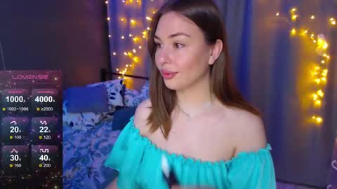 Snapshot of foreversmileme chatting on December 16, 2:36 am Julia online show from December 16, 2:36 am