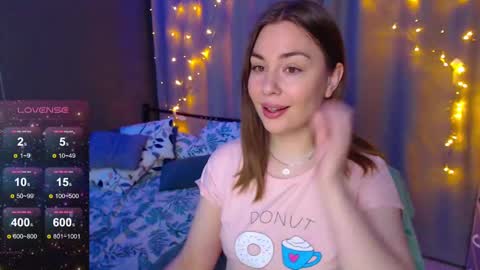 Snapshot of foreversmileme chatting on December 17, 2:44 am Julia online show from December 17, 2:44 am