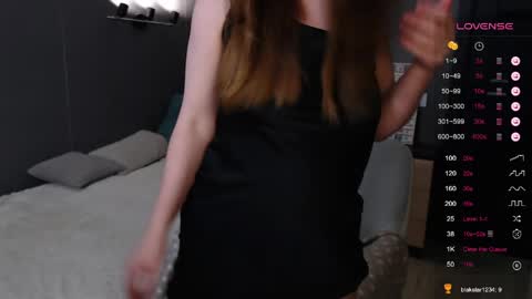 Snapshot of foreversmileme chatting on May 21, 3:41 pm Julia online show from May 21, 3:41 pm