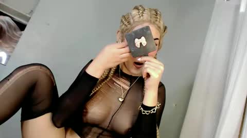 KHATRINA STACIE MARIE online show from October 29, 10:11 pm