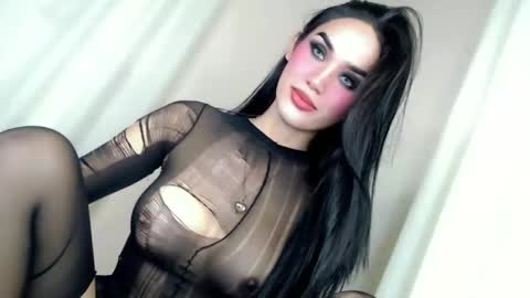 Snapshot of forget_me_not69 chatting on May 27, 1:24 am KHATRINA STACIE MARIE online show from May 27, 1:24 am