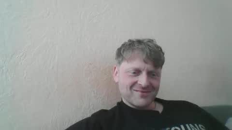 Snapshot of forgotten_lover chatting on March 13, 10:00 am forgotten_lover online show from March 13, 10:00 am