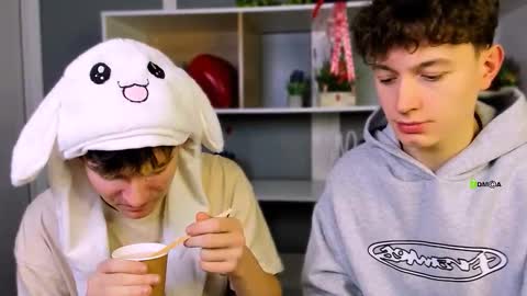 fose di online show from February 22, 7:23 pm