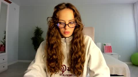 Kira online show from September 17, 1:07 am