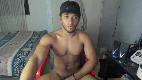 Snapshot of fox_evans chatting on May 5, 11:35 pm Fox online show from May 5, 11:35 pm