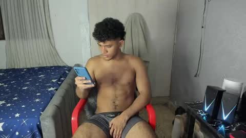 Snapshot of fox_evans chatting on June 4, 7:14 am Fox online show from June 4, 7:14 am