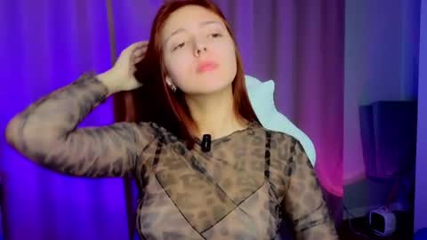 fox_muses online show from June 19, 3:22 am