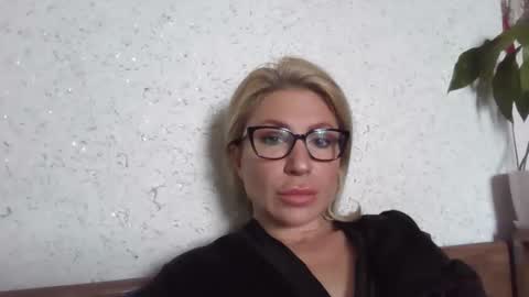 Snapshot of fox_red_lady7 chatting on May 16, 6:21 am fox_red_lady7 online show from May 16, 6:21 am