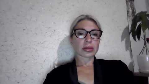 Snapshot of fox_red_lady7 chatting on May 31, 7:15 pm fox_red_lady7 online show from May 31, 7:15 pm