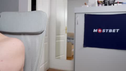 CUSTOM PHOTOS AND VIDEOS -  online show from December 19, 3:41 pm