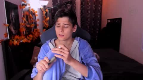 Foxicfu online show from November 5, 7:58 pm