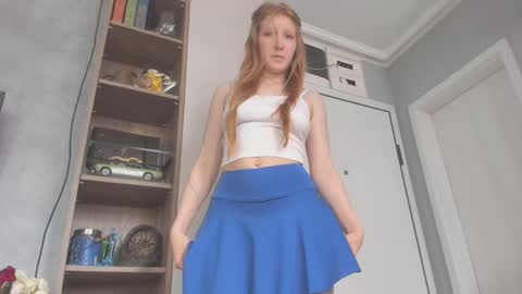 Snapshot of foxie_kiss chatting on May 12, 8:44 am Hello world Feel free to follow online show from May 12, 8:44 am