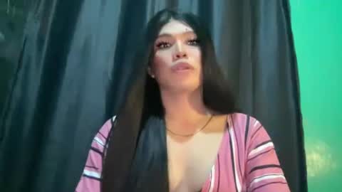 Snapshot of foxli_xx chatting on May 18, 12:11 pm KITTY online show from May 18, 12:11 pm