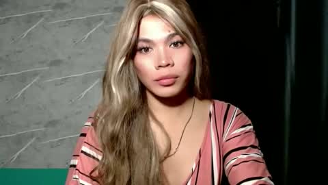 Snapshot of foxli_xx chatting on June 8, 11:27 pm KITTY online show from June 8, 11:27 pm