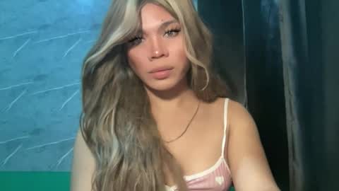 Snapshot of foxli_xx chatting on June 10, 11:35 pm KITTY online show from June 10, 11:35 pm