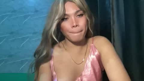 Snapshot of foxli_xx chatting on June 11, 12:32 am KITTY online show from June 11, 12:32 am