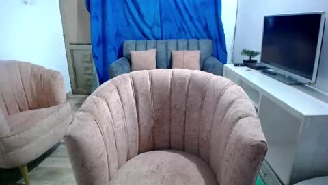 Snapshot of foxvalerin chatting on January 22, 1:10 am Valerin. online show from January 22, 1:10 am