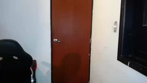 Snapshot of foxvalerin chatting on September 20, 12:44 am Valerin. online show from September 20, 12:44 am