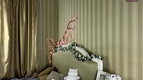 Petra online show from February 4, 1:50 pm