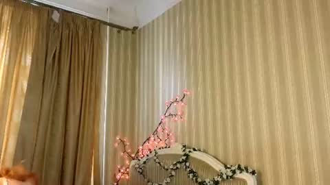 Snapshot of foxxx_tail chatting on June 12, 3:44 pm Petra online show from June 12, 3:44 pm