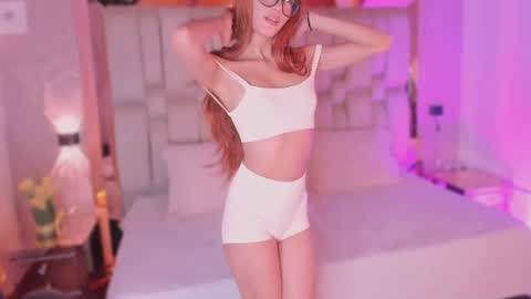 Snapshot of foxxxypink chatting on July 18, 8:12 pm fox with 3 xs online show from July 18, 8:12 pm