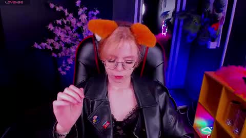 Snapshot of foxxxypolly chatting on July 3, 5:25 am Polly online show from July 3, 5:25 am