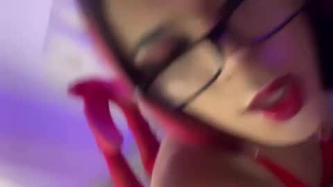 Snapshot of foxxy_angel chatting on May 30, 8:06 pm Santi online show from May 30, 8:06 pm