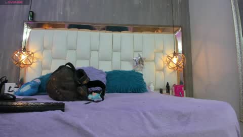 Snapshot of foxxy_dolce chatting on April 20, 2:53 pm Foxxy online show from April 20, 2:53 pm