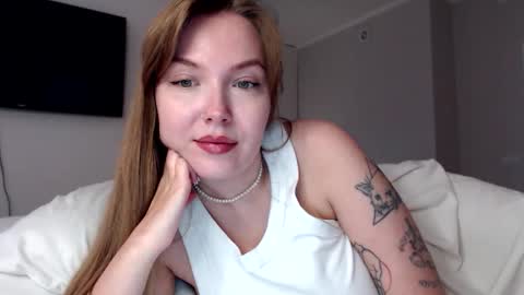 Snapshot of foxxycindy chatting on September 13, 4:01 am Cindy online show from September 13, 4:01 am