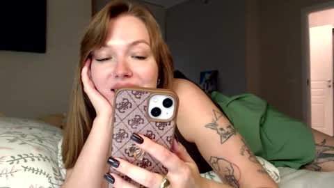 Snapshot of foxxycindy chatting on October 6, 7:44 pm Cindy online show from October 6, 7:44 pm