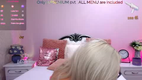 Clarise online show from August 3, 6:33 pm