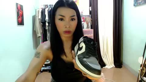Snapshot of foxxygirly_ chatting on June 20, 2:25 am Eva Violet online show from June 20, 2:25 am