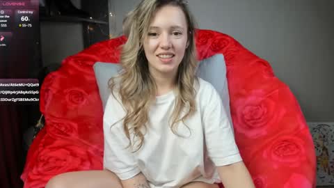 Snapshot of foxy_blond chatting on January 24, 1:47 pm Foxy online show from January 24, 1:47 pm