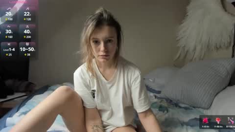 Snapshot of foxy_blond chatting on February 17, 3:15 am Foxy online show from February 17, 3:15 am