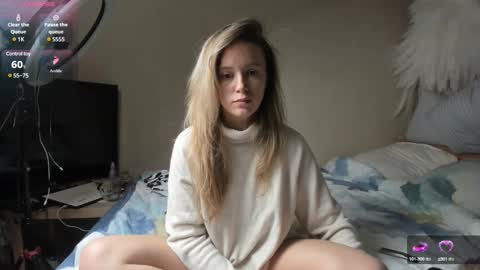 Snapshot of foxy_blond chatting on February 18, 8:59 am Foxy online show from February 18, 8:59 am