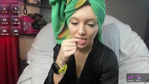 Snapshot of foxy_blond chatting on February 28, 3:26 am Foxy online show from February 28, 3:26 am