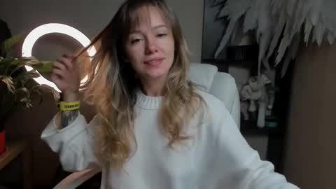 Snapshot of foxy_blond chatting on September 16, 12:22 am Foxy online show from September 16, 12:22 am